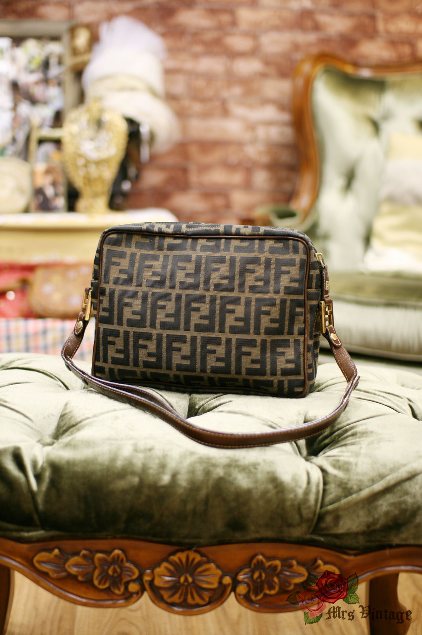 fendi vintage shoulder bag