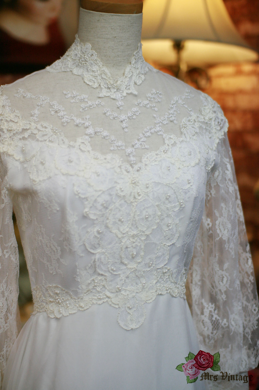 spanish lace wedding dress