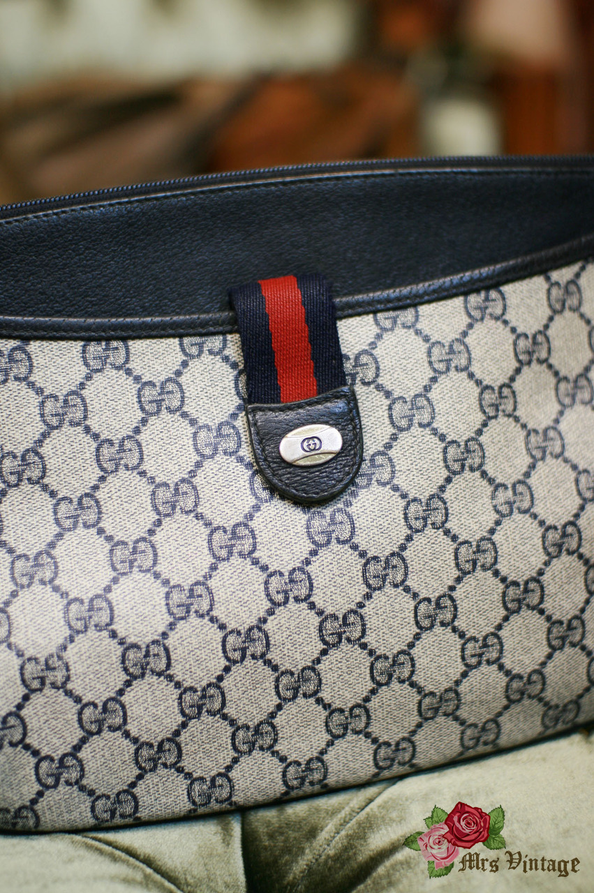 vintage navy gucci bag