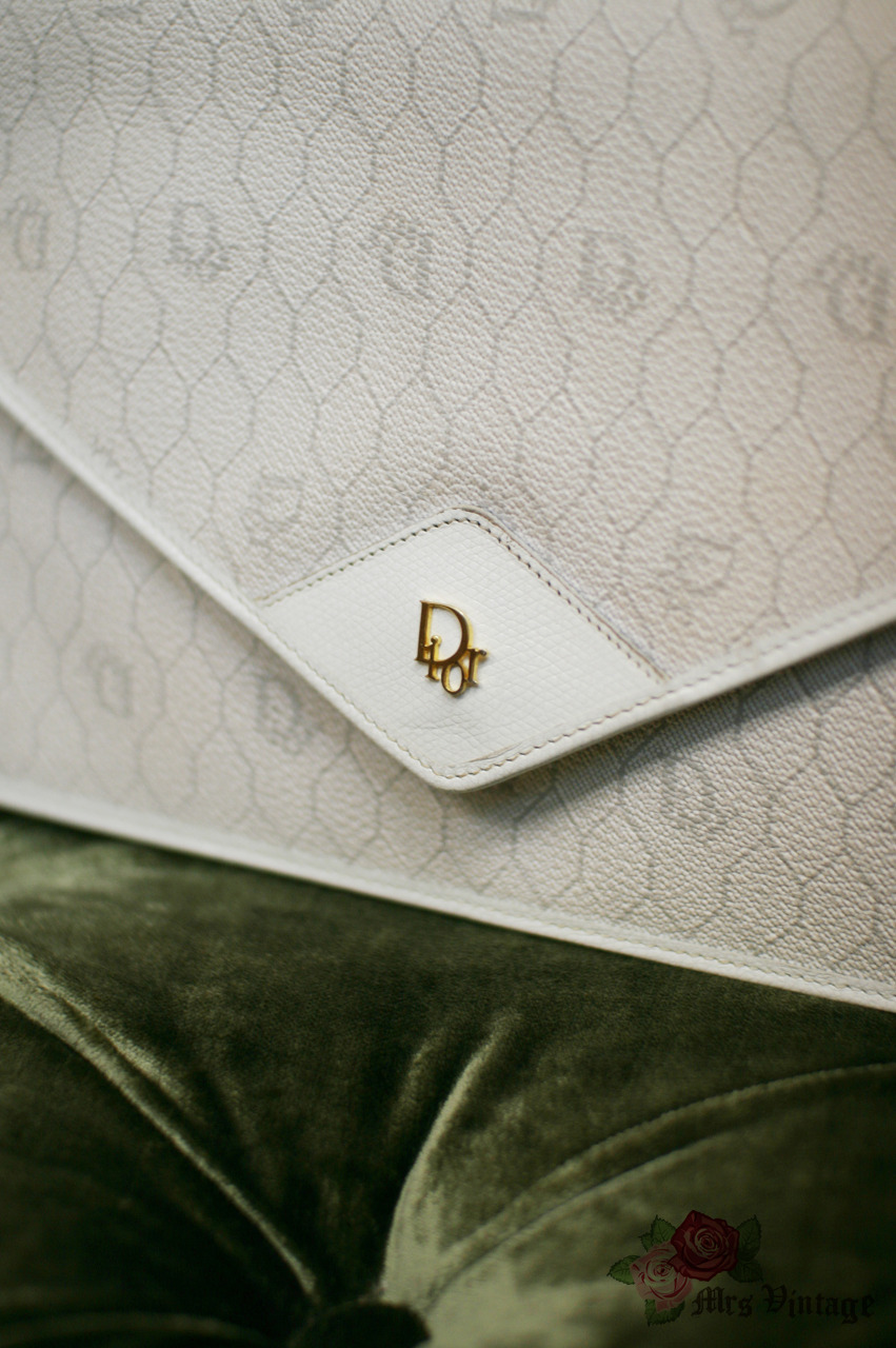 dior white clutch