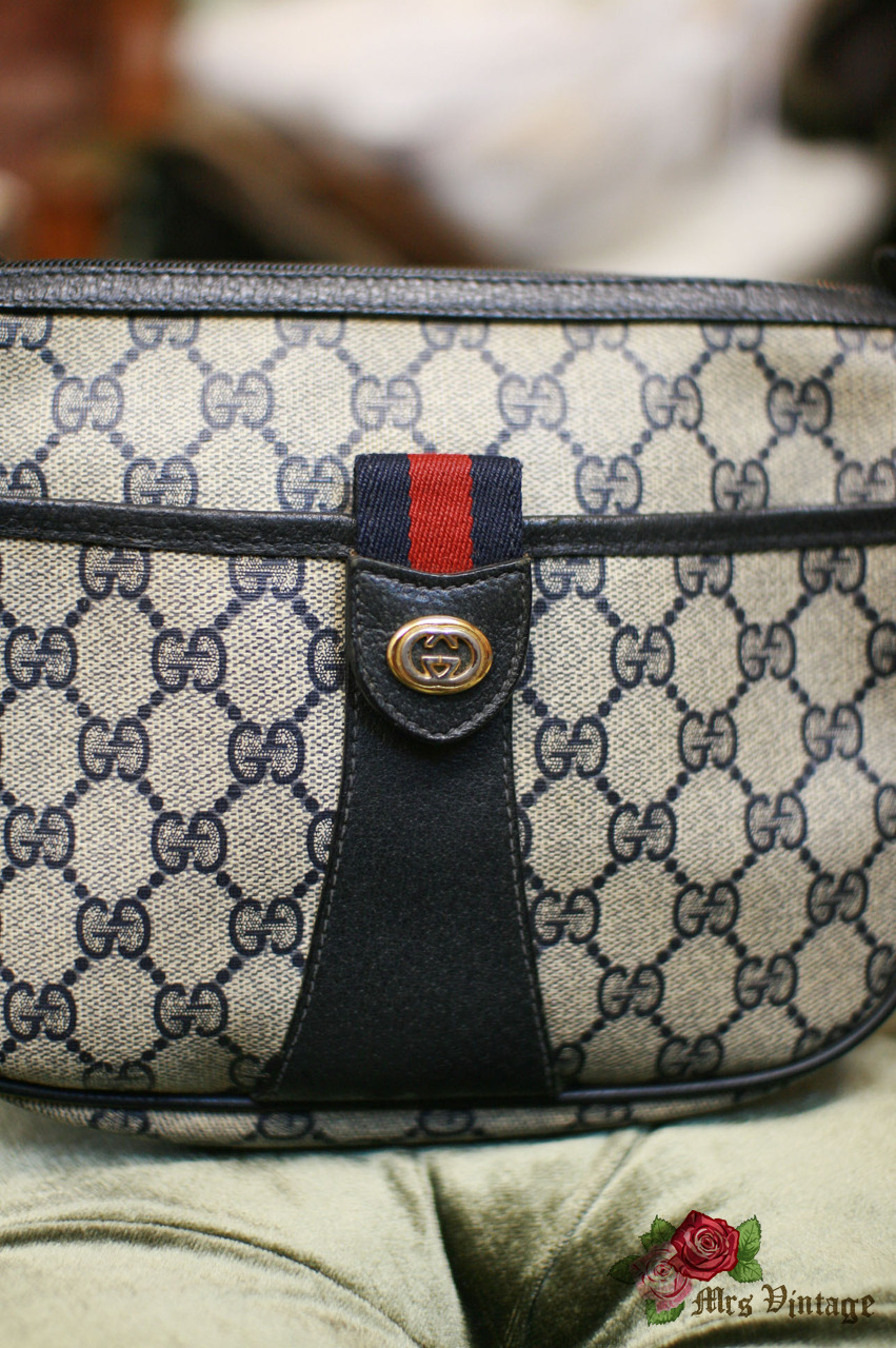 Gucci 90s Authentic Vintage Monogram Bag