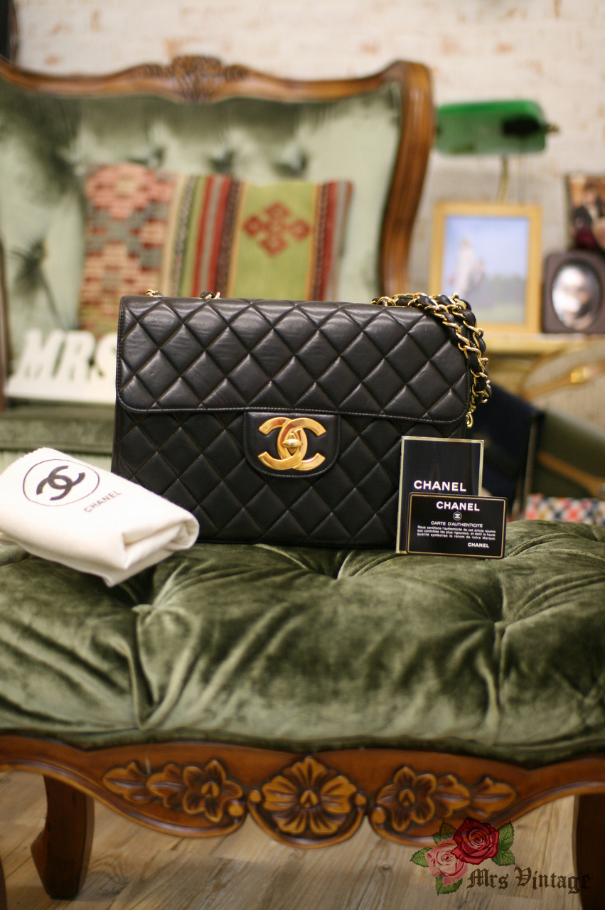 Chanel Jumbo Timeless Classic flap bag Black Leather ref.270373