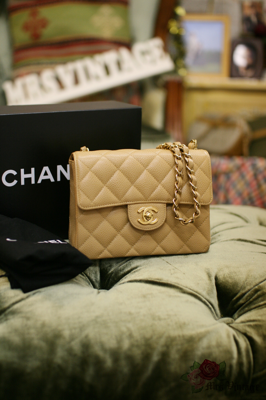 Pre-Owned Chanel Beige Caviar Leather Mini Square Shoulder Bag