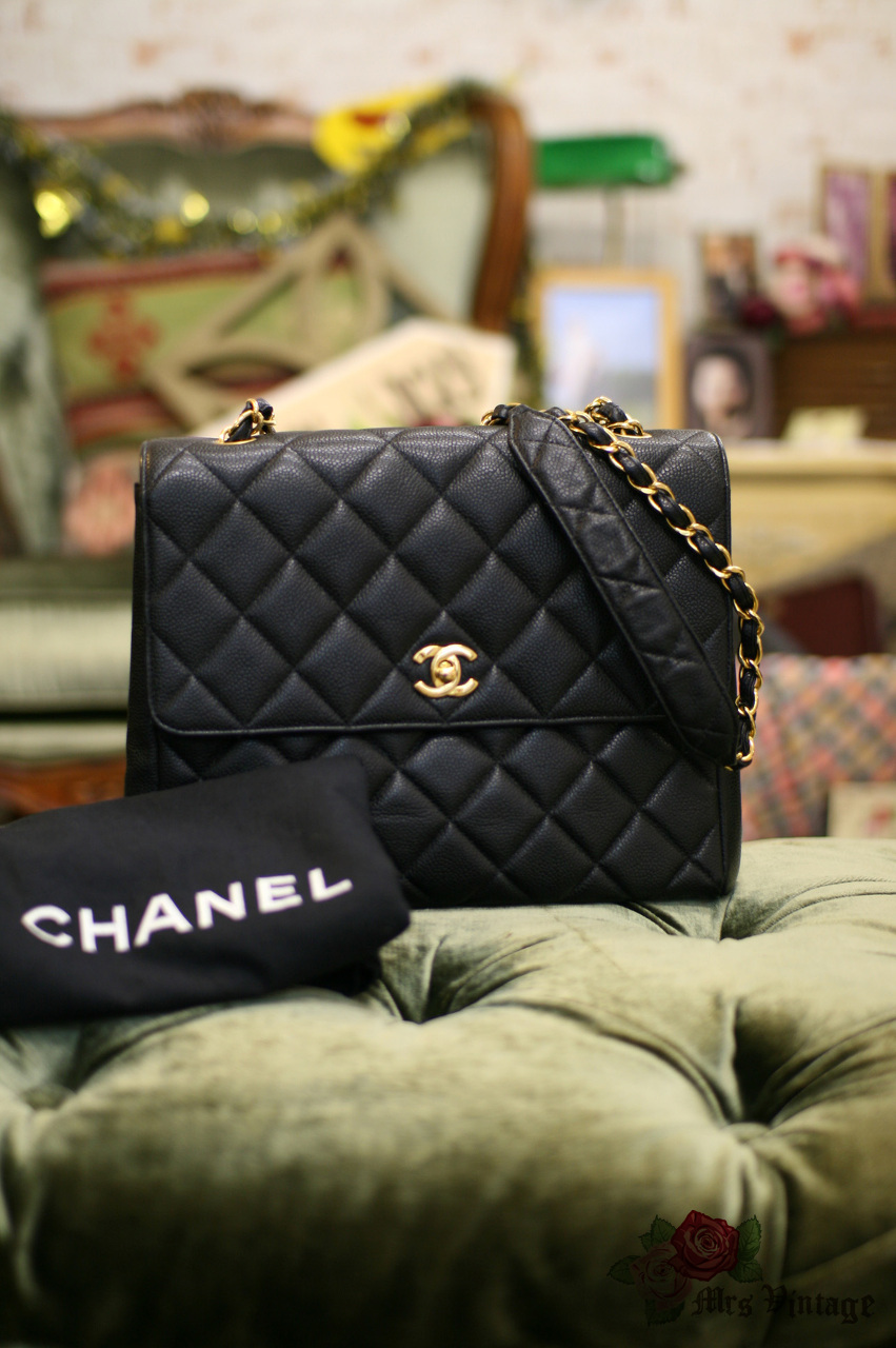 Chanel Caviar Turnlock Top Handle Chain Tote – SFN