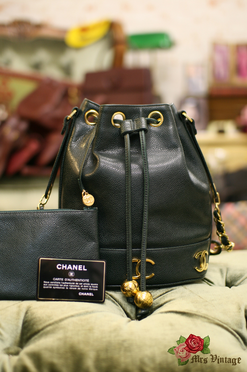 Vintage Chanel Green Caviar Leather Bucket Bag with Golden CC Logo