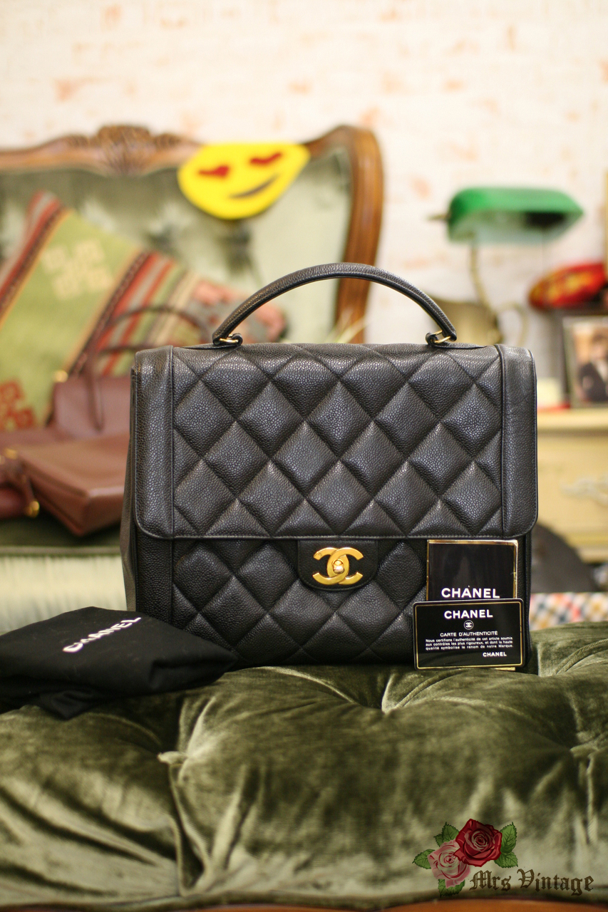 VINTAGE CHANEL LARGE QUILTED TOP BAG