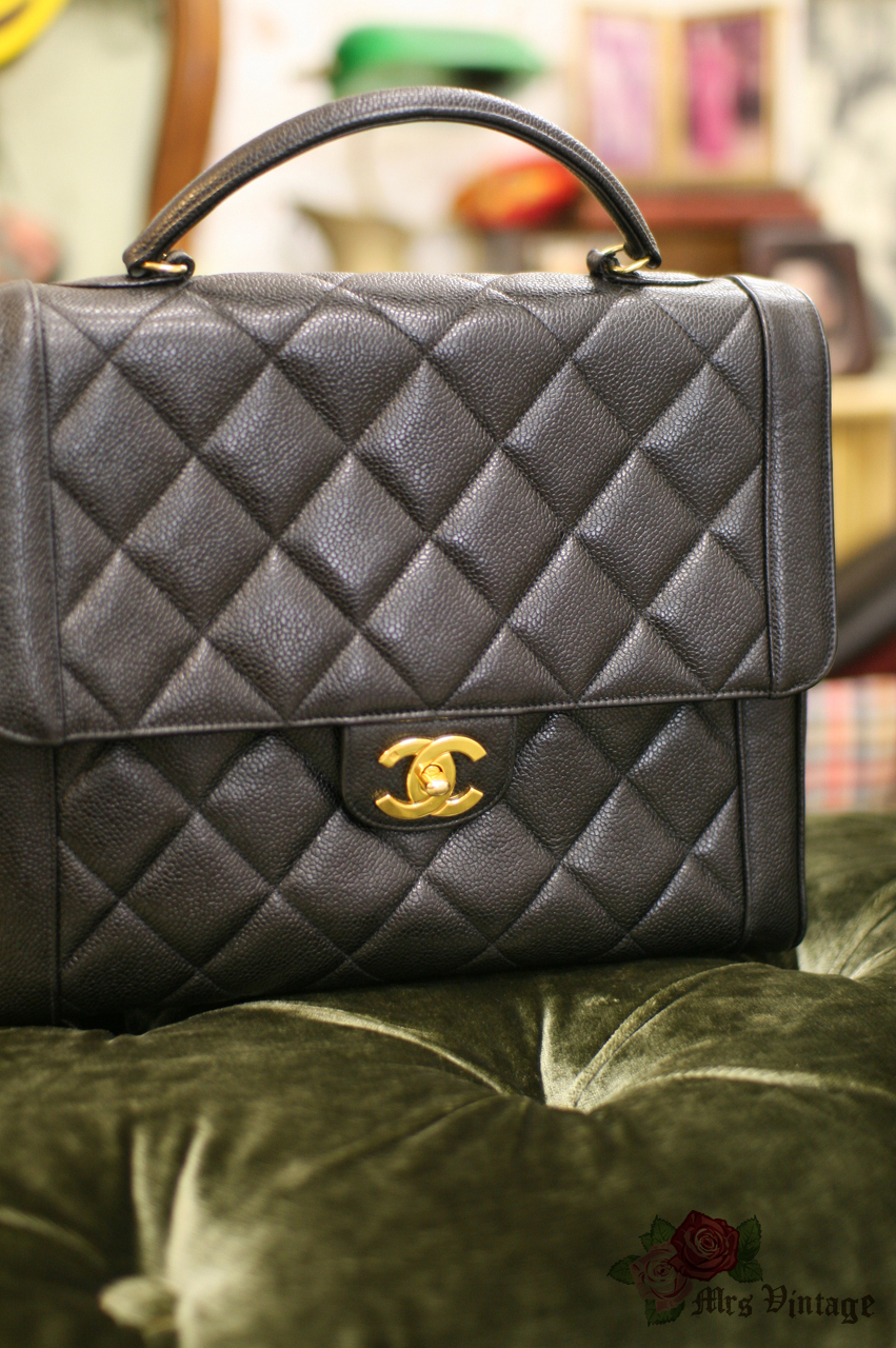 Timeless/classique leather clutch bag Chanel Black in Leather