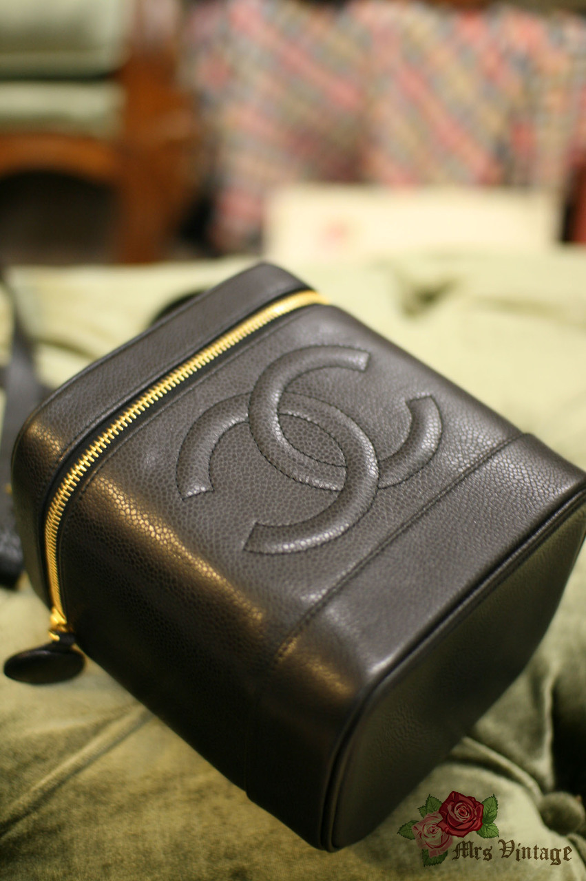 Chanel Caviar Leather Vanity Case Bag With Leather Strap #007