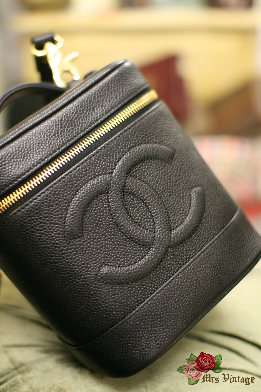 Chanel Caviar Leather Vanity Case Bag With Leather Strap #007