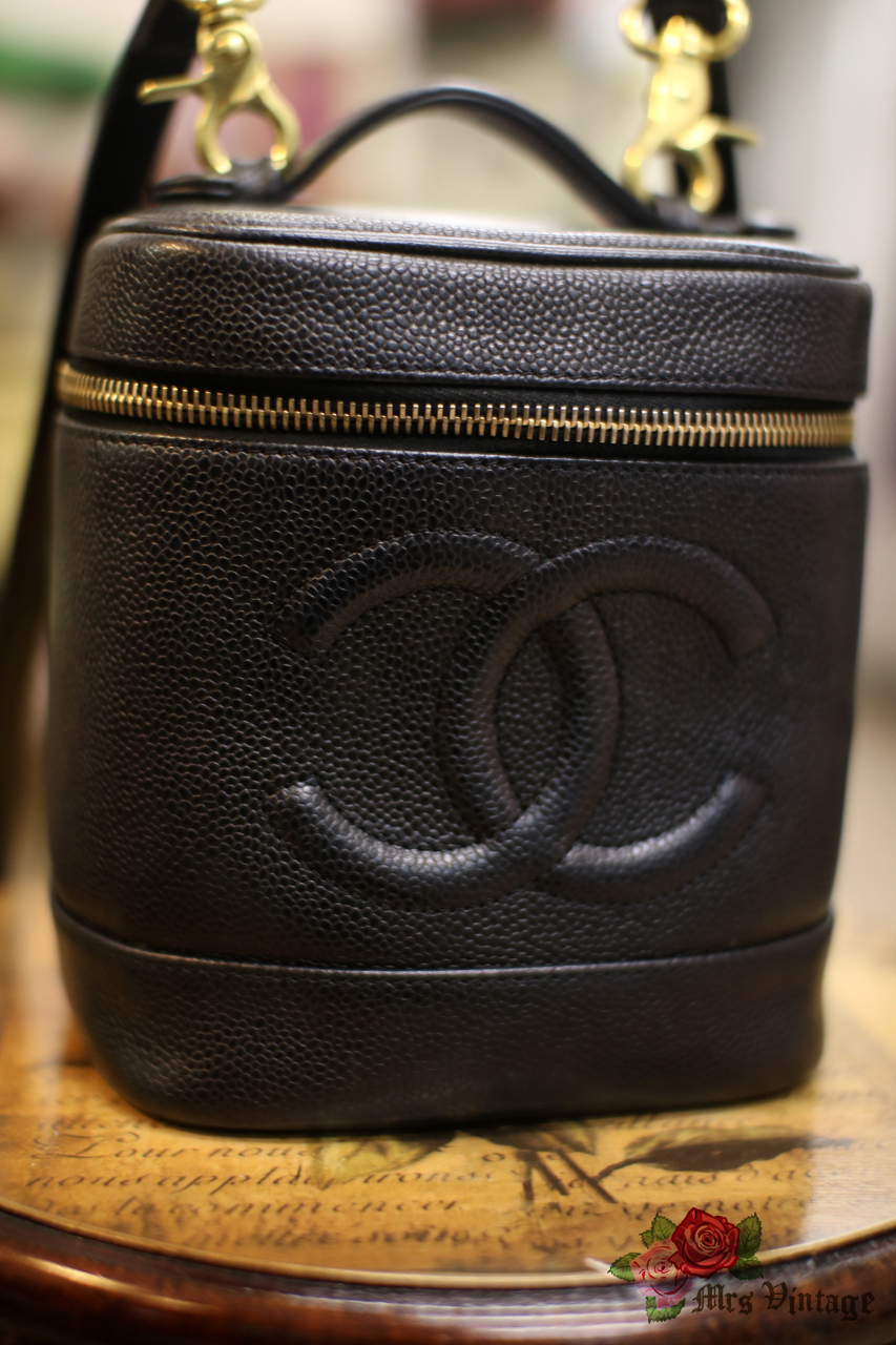 Chanel Caviar Leather Vanity Case Bag With Leather Strap #008