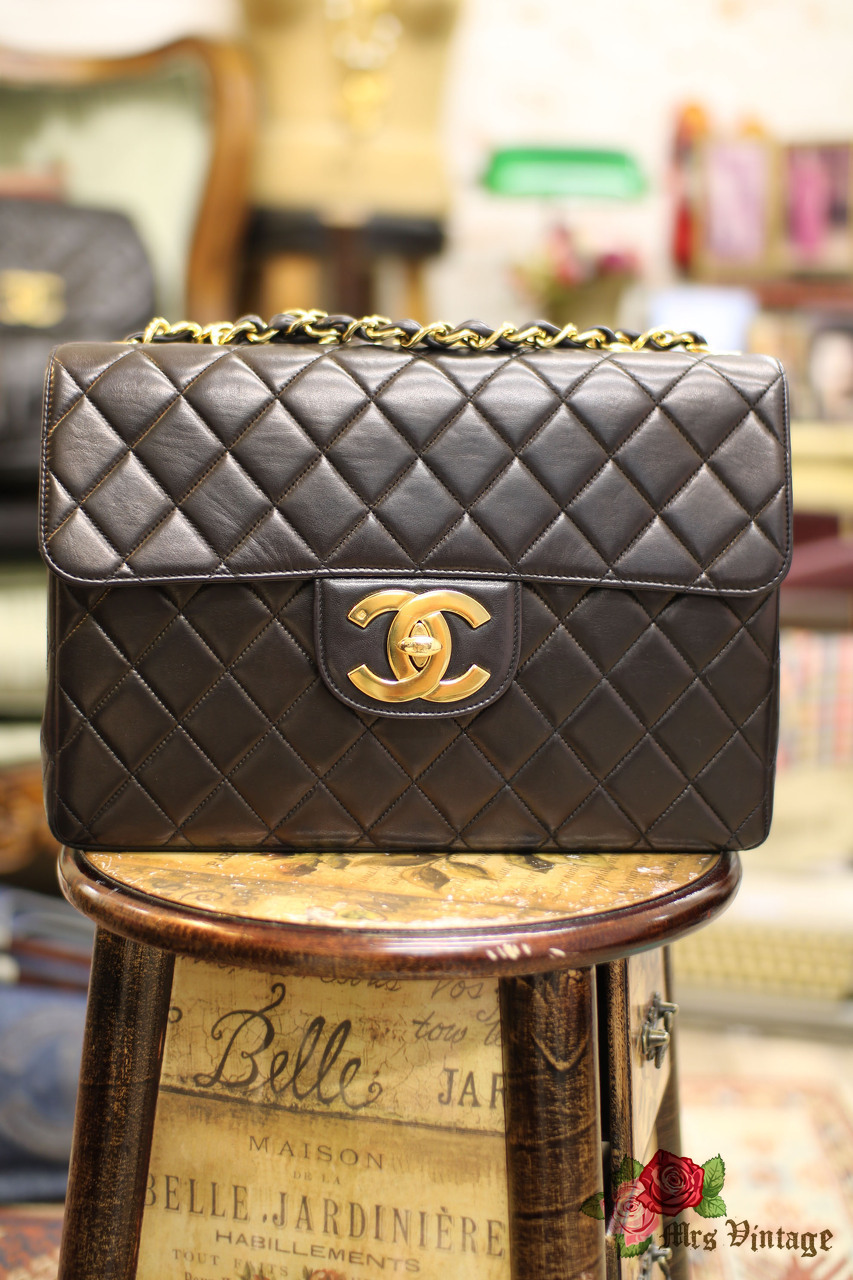 Chanel Jumbo Flap Quilted Leather Shoulder Bag