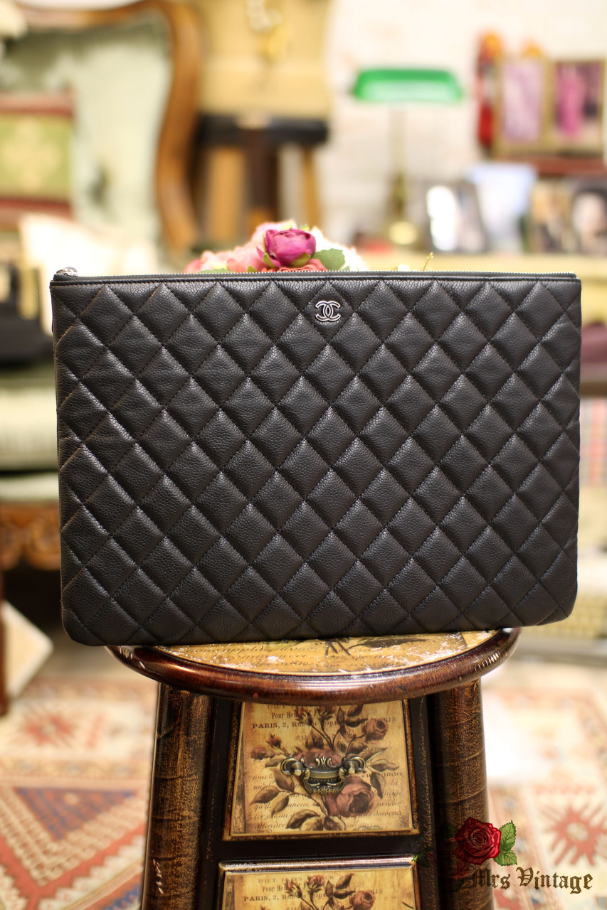 chanel black clutch handbag