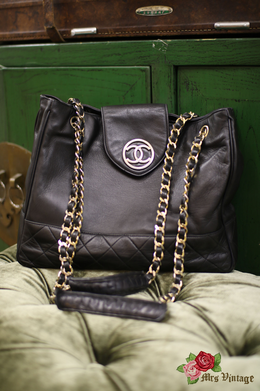 Chanel Timeless Classic Flap Quilted Distressed Large Blck Calfskin Leather  Tote For Sale at 1stDibs