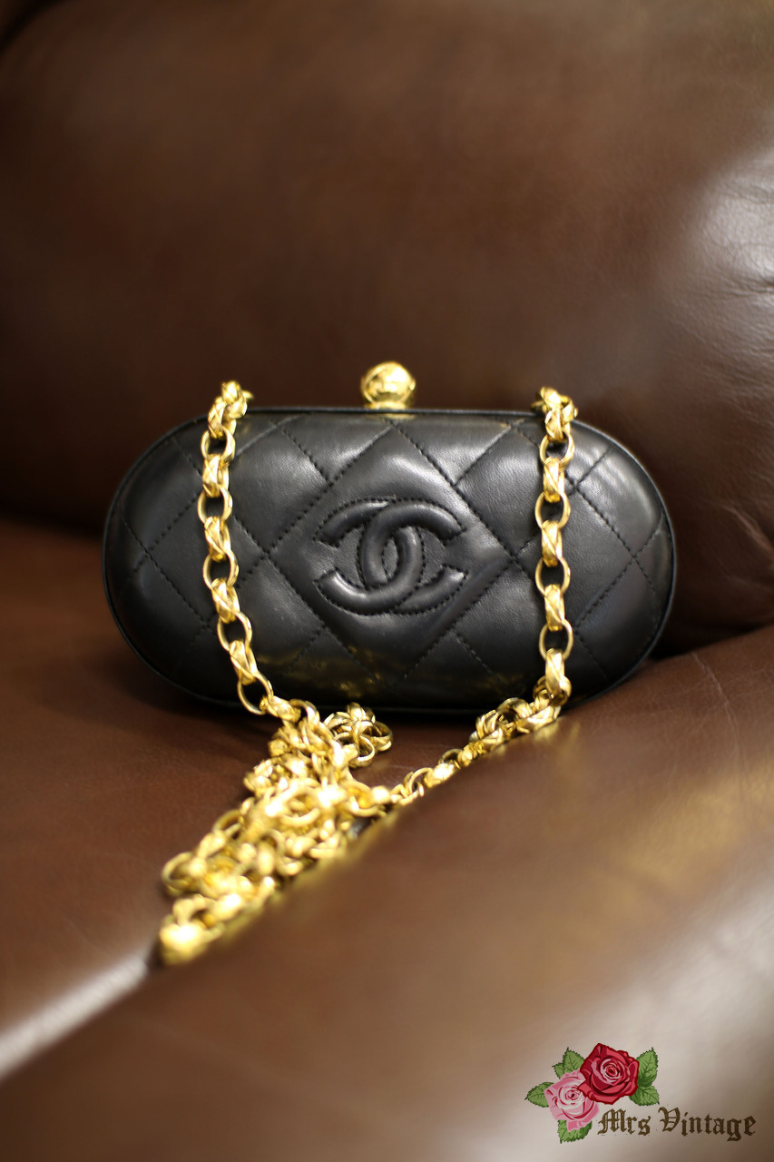 chanel vintage clutch with chain