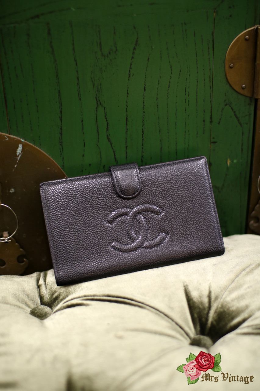 Chanel Vintage CC Bi-Fold Wallet on Chain Black - The Recollective