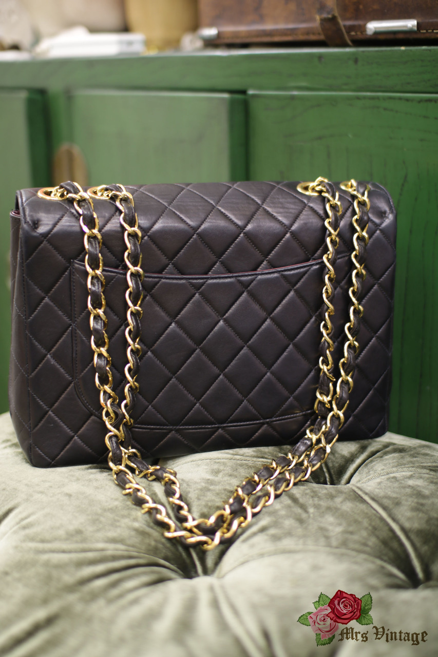 Chanel Beige Lambskin Leather Jumbo Classic Double Flap Bag – Dandelion  Antiques