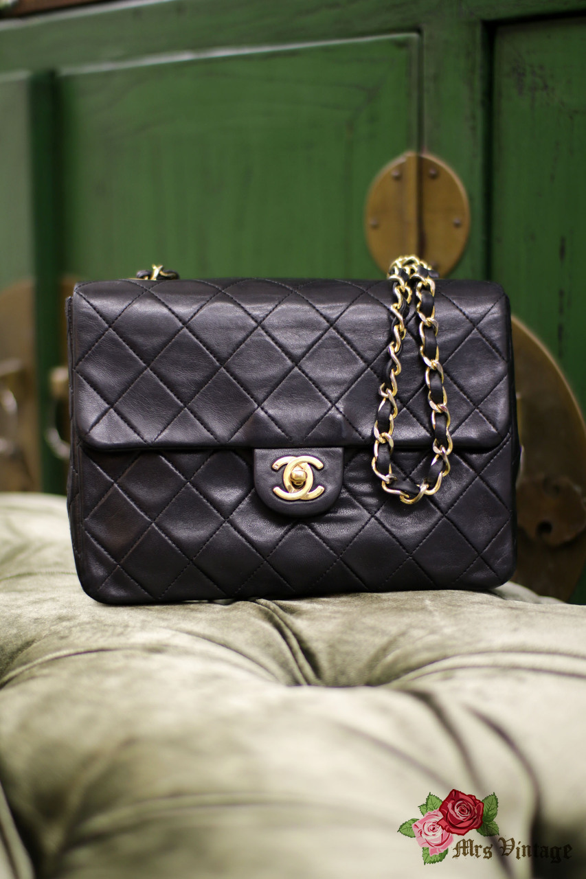 CHANEL New Classic Mini 20 cm Flap Bag With Handle