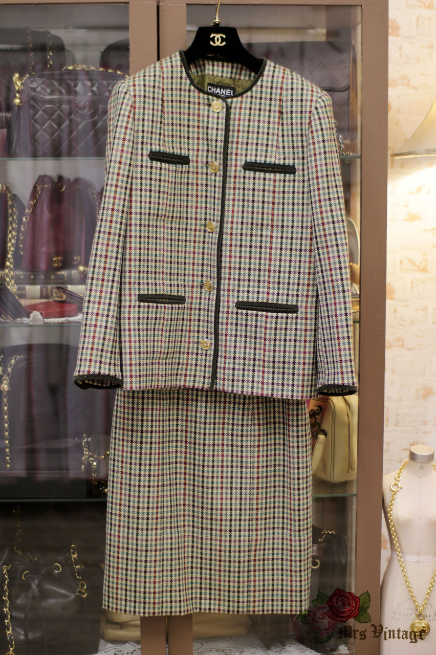 chanel jacket and skirt set vintage