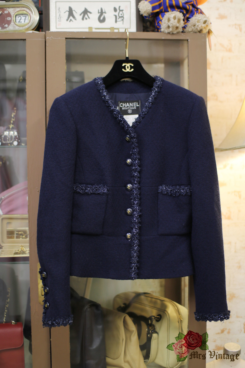 Vintage 1995 CHANEL Navy Blue Tweed Lucky Charm Button Jacket For Sale at  1stDibs
