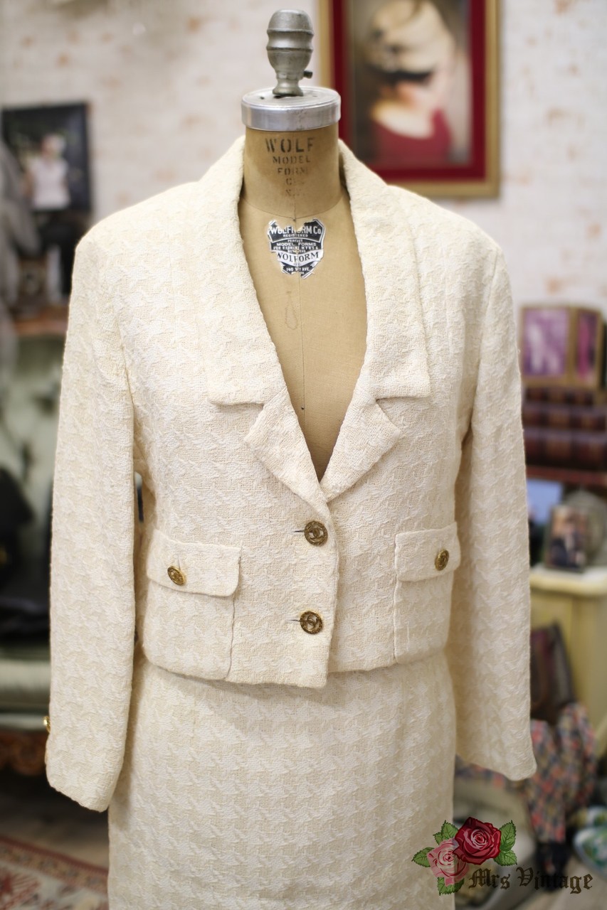 Vintage Chanel Ivory x Beige Tweed Skirt Suit FR38 80s - Mrs