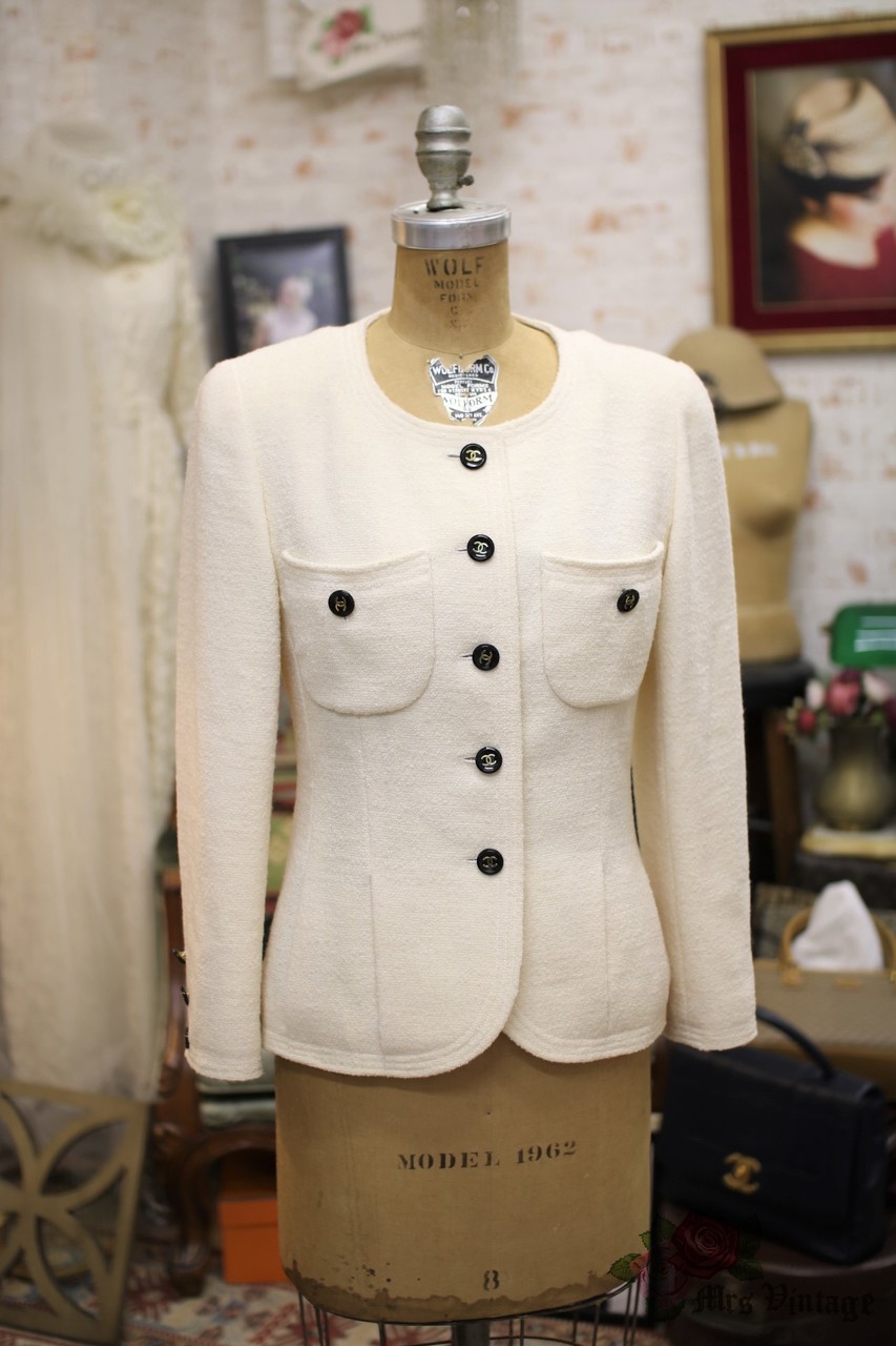 Vintage Chanel White x Black Buttons Wool Tweed Jacket FR34 90s