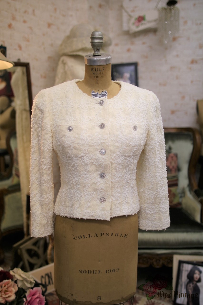 Vintage Chanel Creme x White Bouclé Jacket Skirt Set FR38 1996