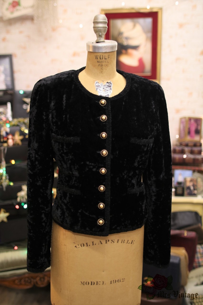 Vintage Chanel Velvet Jacket FR36 Fits FR34/36 Gals 90s - Mrs Vintage -  Selling Vintage Wedding Lace Dress / Gowns & Accessories from 1920s –  1990s. And many One of a kind