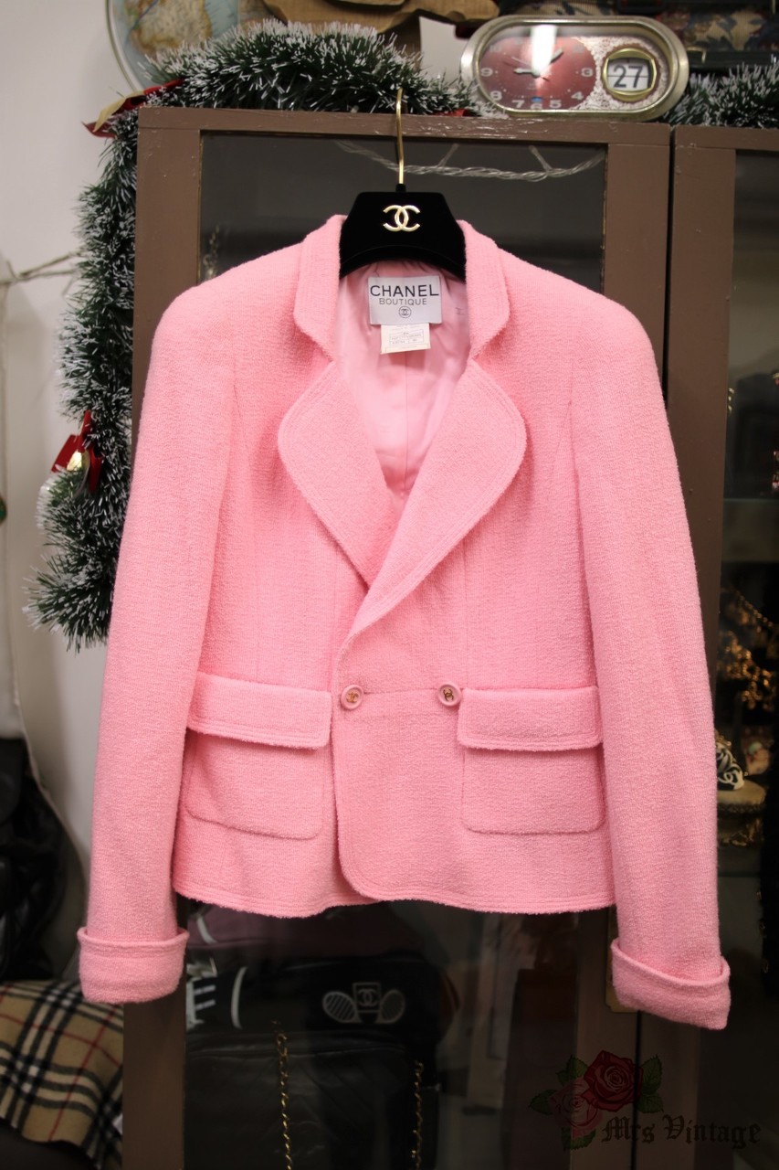 CHANEL Pristine 97A 1997 Vintage Pink BOUCLE Tweed Jacket Karl Lagerfeld 34  US2