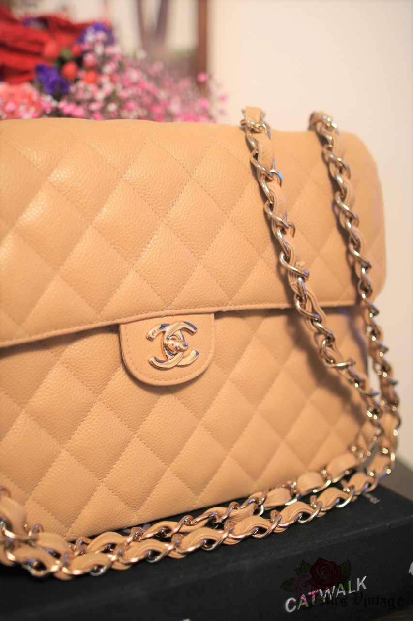 CHANEL jumbo caviar beige leather Maxi bag - VALOIS VINTAGE PARIS