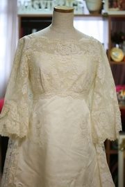 1960s Ivory Lace Wedding Gown XS/S