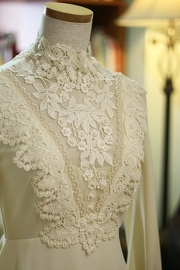 1960s Vintage Ivory Lace Medieval Wedding Dress Sz S/XS