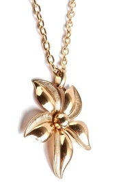 Vintage Flower Gold Tone Floral Necklace