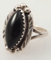 Vintage Gentle Native American Onyx and Sterling Ring Sz 6