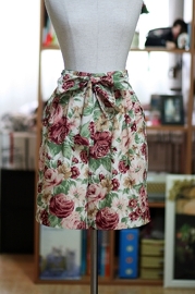 Vintage 1980's Floral Shorts (Size S/M)