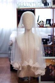 Vintage 70s White Mantilla Veil With Lace Trim