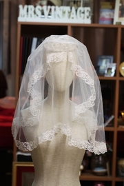 Vintage 1960s Wedding veil with lovey Tiara