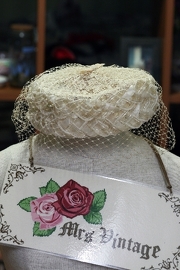 1960s Ivory Dainty Lace Bridal Pillbox Hat Beige Veil
