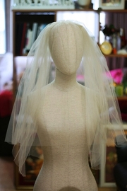 1960s Classic and Simple Ivory Finger Tip Veil Double Layer