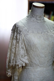 1960's Vintage Ivory Lace William Cahill Wedding Dress wi