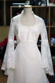 1960's Vintage Juliet Style Lace Wedding Dress gown M/L