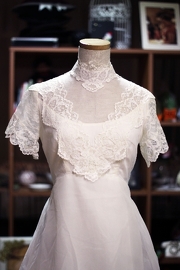 1960's Vintage White lace Wedding gown XS/S