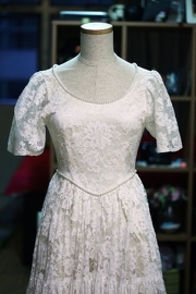 1970's Vintage Ivory lace Wedding Dress XS