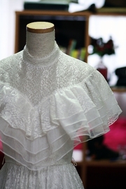 1970's Vintage Silver Lace Ruffle Collar Wedding Dress Si