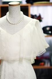 1960's Vintage V-neck lace silky wedding dress Size S/M