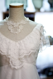 1970's Vintage White Lace Cape Wedding Dress Sz XS/S