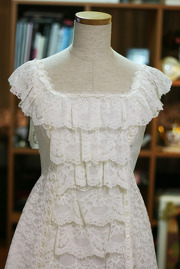 1960s White Prarie Ruffled lace Wedding Lovely Gown Sz S
