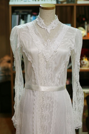 1970s Lace Wedding Dress Sz M