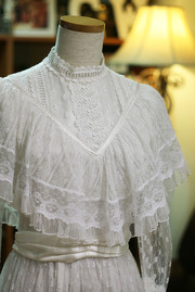 1970s White Lace Gunne Sax Lace Dress