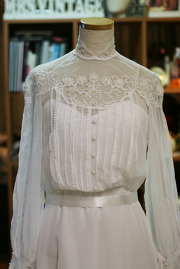 1970s White Wedding Gown Sz M