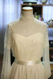 Vintage 1970's Ivory Blush Lace Wedding Dress Size S/M